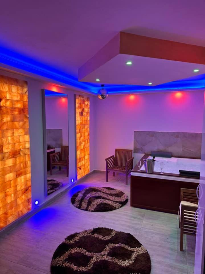 Regim Hotel Hanea Jacuzzi In Camera,Piscina Exterioara Si Sauna Comuna Sibiu Exterior photo